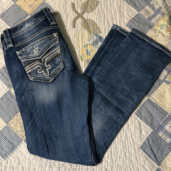 Rock Revival Jeans - Picture 5 of 5